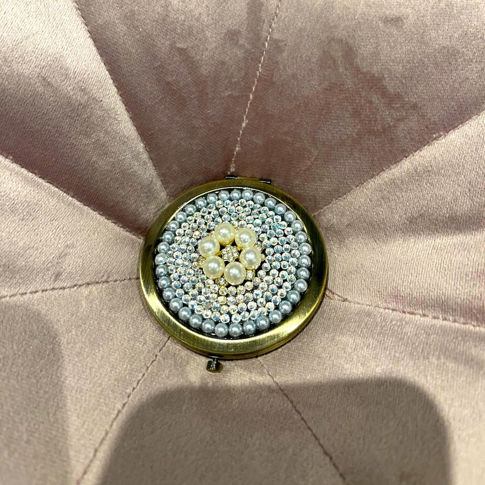 Luxury Antique gold pearled compact mirror